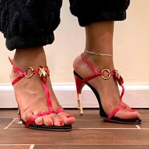 Gucci High Heel sandal pink with gold heel